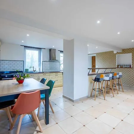 De Charme -14 Personnes - Piscine Chauffee - * Clécy