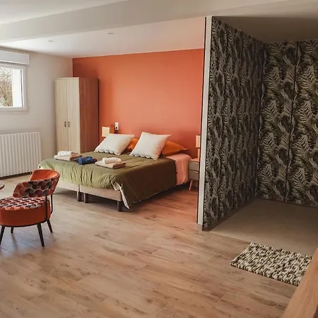 Feriehus De Charme -14 Personnes - Piscine Chauffee - Clécy
