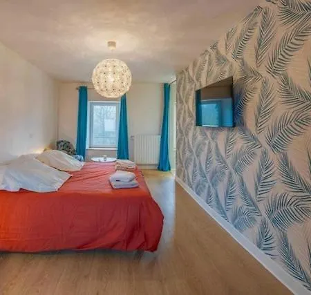 De Charme -14 Personnes - Piscine Chauffee - * Clécy