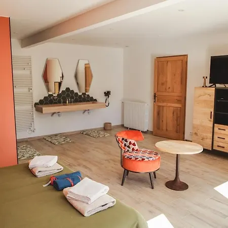 De Charme -14 Personnes - Piscine Chauffee -