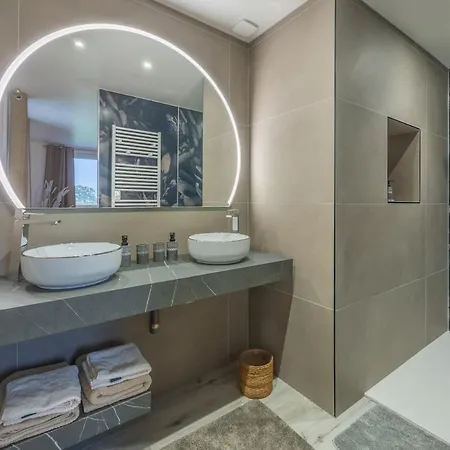 De Charme -14 Personnes - Piscine Chauffee - Clécy