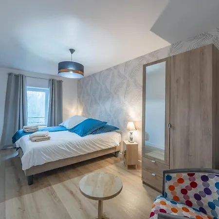 De Charme -14 Personnes - Piscine Chauffee -