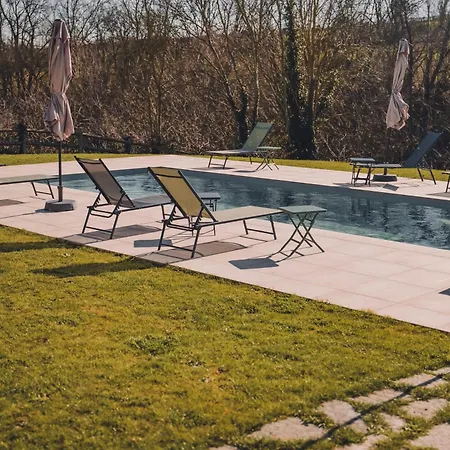 De Charme -14 Personnes - Piscine Chauffee - *