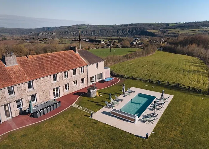 De Charme -14 Personnes - Piscine Chauffee - * Clécy