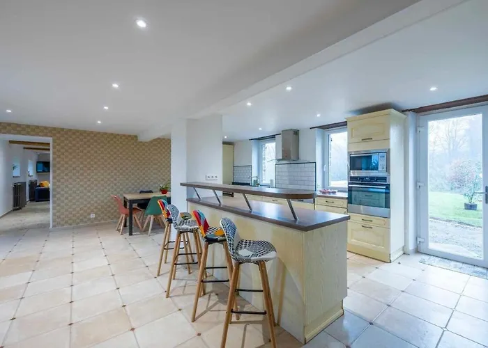 De Charme -14 Personnes - Piscine Chauffee - * Clécy