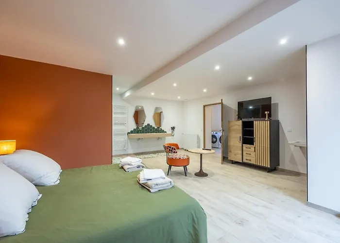 De Charme -14 Personnes - Piscine Chauffee - *