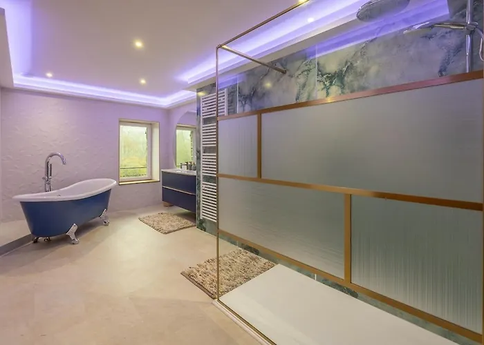 De Charme -14 Personnes - Piscine Chauffee - Feriehus Clécy