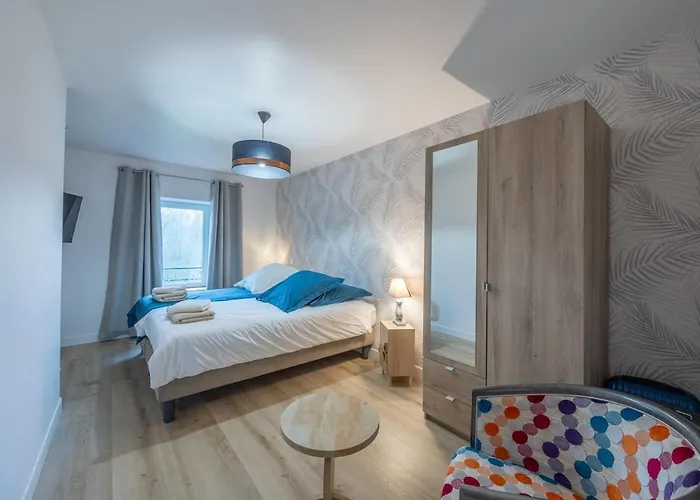 De Charme -14 Personnes - Piscine Chauffee -