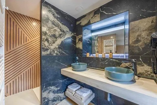 De Charme -14 Personnes - Piscine Chauffee - *