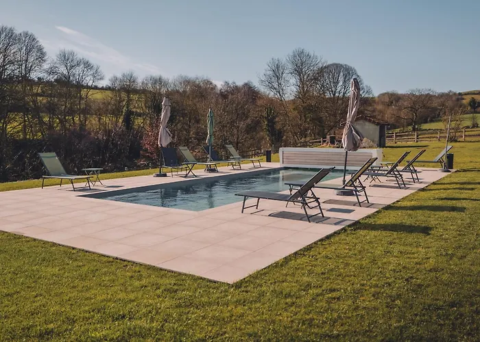 Feriehus De Charme -14 Personnes - Piscine Chauffee - Clécy