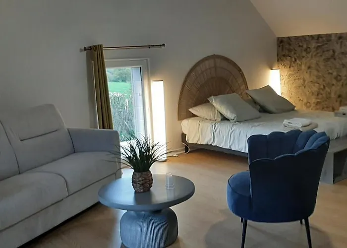 De Charme -14 Personnes - Piscine Chauffee - Clécy